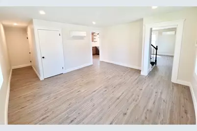 8 Wolf Hill Rd, Smithfield, RI 02917 - Photo 9