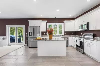 39 Hycrest Rd, Charlton, MA 01507 - Photo 3