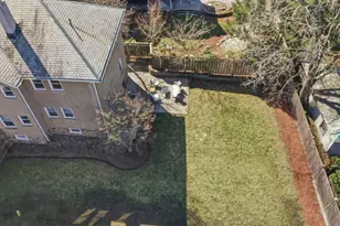 25 Spruce St, Watertown, MA 02472 - Photo 33