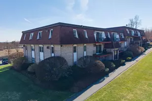 24 Williamsburg Ct, Shrewsbury, MA 01545 - Photo 1