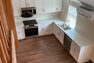 19 Commercial St, New Bedford, MA 02740 - Photo 17