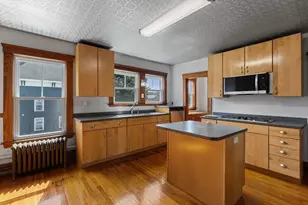 183 Pleasant St, Grafton, MA 01560 - Photo 5