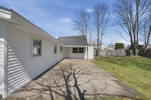 92 Summer St, Brockton, MA 02302 - Photo 35