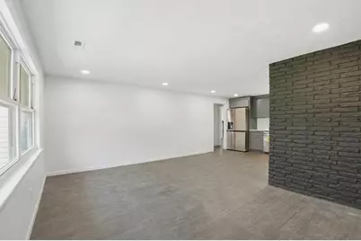 92 Summer St, Brockton, MA 02302 - Photo 3