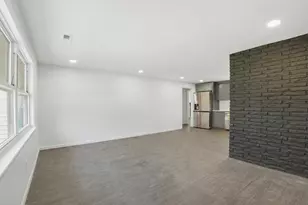 92 Summer St, Brockton, MA 02302 - Photo 3