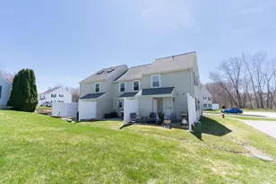 2902 Forest Park Dr, Auburn, MA 01501 - Photo 33