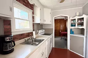 95 Carr Ave, Agawam, MA 01001 - Photo 5