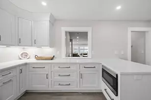 24 Cove St, Wareham, MA 02558 - Photo 5