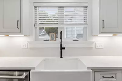 24 Cove St, Wareham, MA 02558 - Photo 5