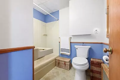 430 E 8th St, Boston, MA 02127 - Photo 9