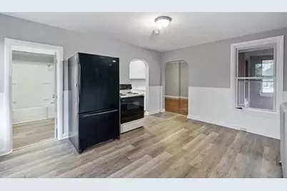 113 Spruce St, Leominster, MA 01453 - Photo 11