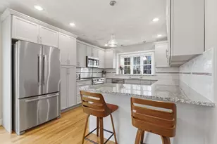 36 Pleasant St, Stoneham, MA 02180 - Photo 5