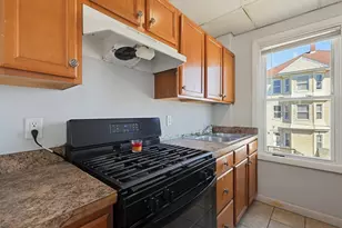 464 Birch St, Fall River, MA 02724 - Photo 7