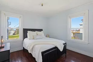 464 Birch St, Fall River, MA 02724 - Photo 9