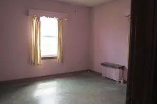 52 Marguerite St, Chicopee, MA 01020 - Photo 9