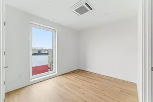 1035 Commonwealth Ave, Boston, MA 02215 - Photo 13