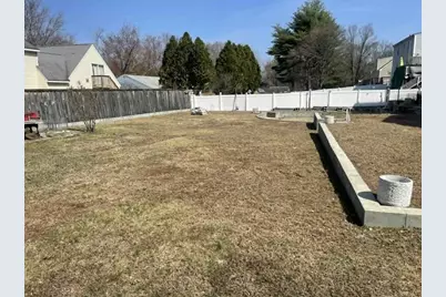 10 Linwood St, Oxford, MA 01540 - Photo 3