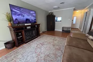 1 Markham Cir, Ayer, MA 01432 - Photo 3