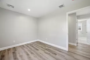 534 Hogg Memorial Dr, Whitman, MA 02382 - Photo 15