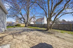534 Hogg Memorial Dr, Whitman, MA 02382 - Photo 21