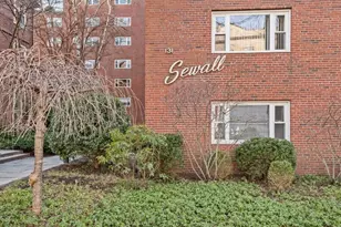 131 Sewall Ave, Brookline, MA 02446 - Photo 3