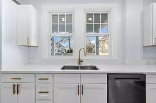 303 Maple St, New Bedford, MA 02740 - Photo 5