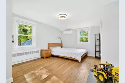 37 Pine St, Bedford, MA 01730 - Photo 9