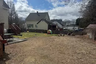 27 Pleasant St, Templeton, MA 01468 - Photo 15