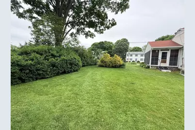 33 Slater St, Webster, MA 01570 - Photo 9