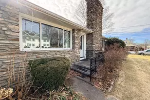 33 Slater St, Webster, MA 01570 - Photo 3