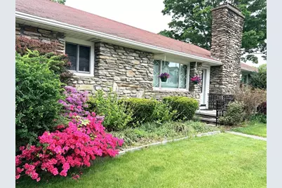 33 Slater St, Webster, MA 01570 - Photo 5