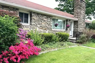 33 Slater St, Webster, MA 01570 - Photo 5