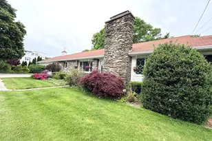 33 Slater St, Webster, MA 01570 - Photo 3