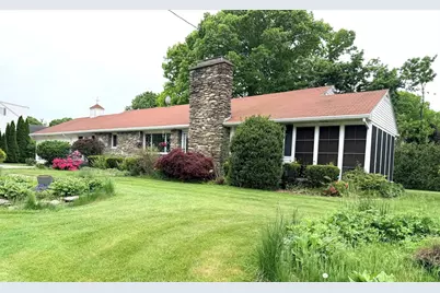 33 Slater St, Webster, MA 01570 - Photo 1