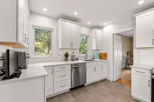 15 Preston Beach Rd, Marblehead, MA 01945 - Photo 11