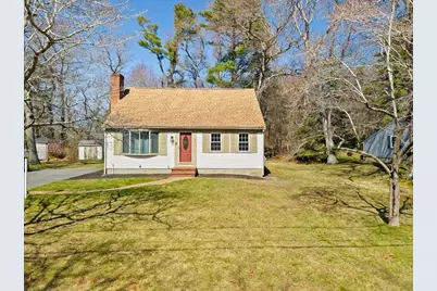 8 Susan Ln, Middleborough, MA 02346 - Photo 1