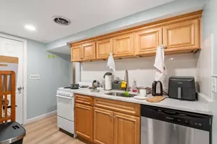 343 Harvard St, Cambridge, MA 02139 - Photo 5