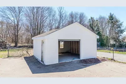 32 Shores St, Taunton, MA 02780 - Photo 5