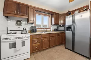 47 Stockton St, Fall River, MA 02721 - Photo 3