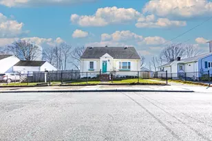 103 Chicago St, Fall River, MA 02721 - Photo 3