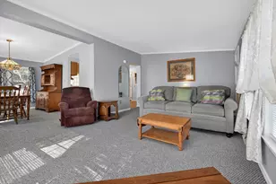 89 Trailwood Dr, Bridgewater, MA 02324 - Photo 3