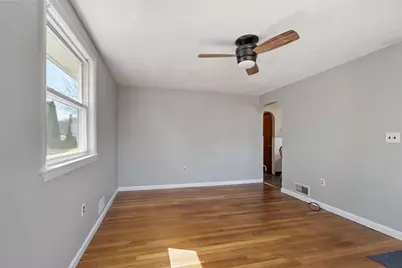 28 Hibiscus Ave, Waltham, MA 02451 - Photo 9