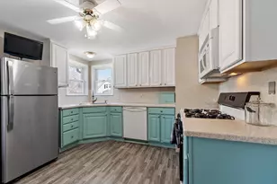 28 Hibiscus Ave, Waltham, MA 02451 - Photo 11