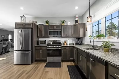 8 Tea Party Drive, Uxbridge, MA 01569 - Photo 5