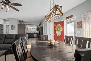 8 Tea Party Dr, Uxbridge, MA 01569 - Photo 9