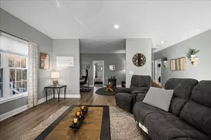 8 Tea Party Dr, Uxbridge, MA 01569 - Photo 13