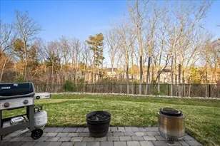 8 Tea Party Dr, Uxbridge, MA 01569 - Photo 33