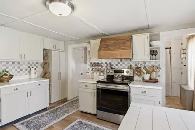 53 Chestnut St, Ware, MA 01082 - Photo 7