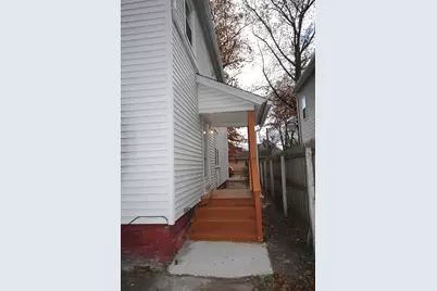 72 Hall St, Springfield, MA 01108 - Photo 3