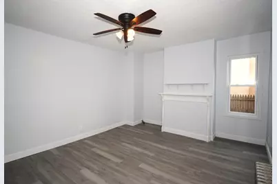 72 Hall St, Springfield, MA 01108 - Photo 17